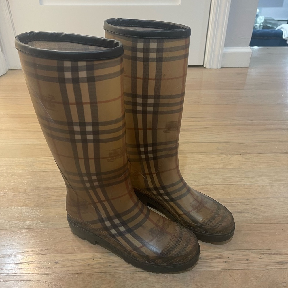 Burberry rain boots